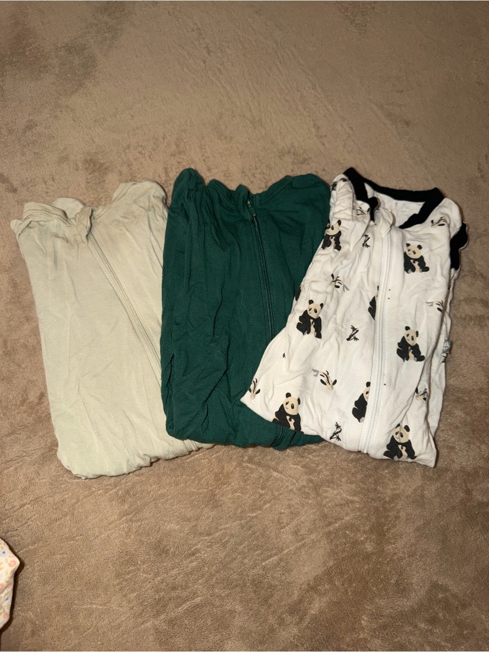 Kyte Baby Women’s Sleepwear Zip-Front Pajama Set - White Panda / Green / Cream